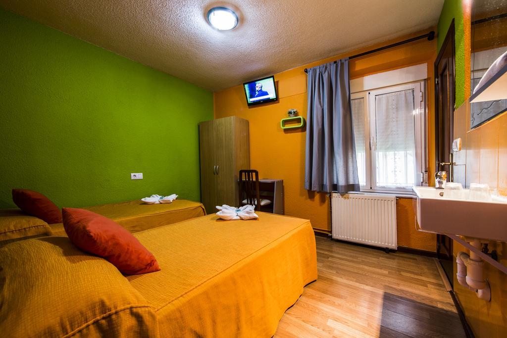 Hostal Escala Luna Salamanca Buitenkant foto
