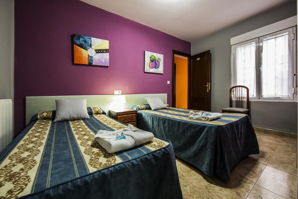 Hostal Escala Luna Salamanca Buitenkant foto