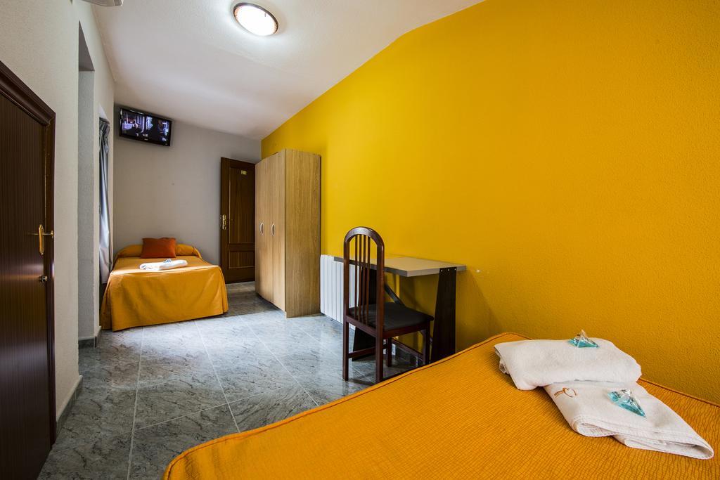 Hostal Escala Luna Salamanca Buitenkant foto