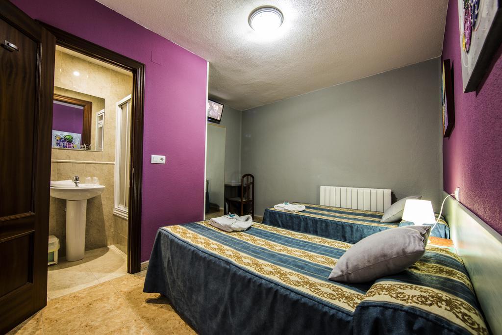 Hostal Escala Luna Salamanca Buitenkant foto