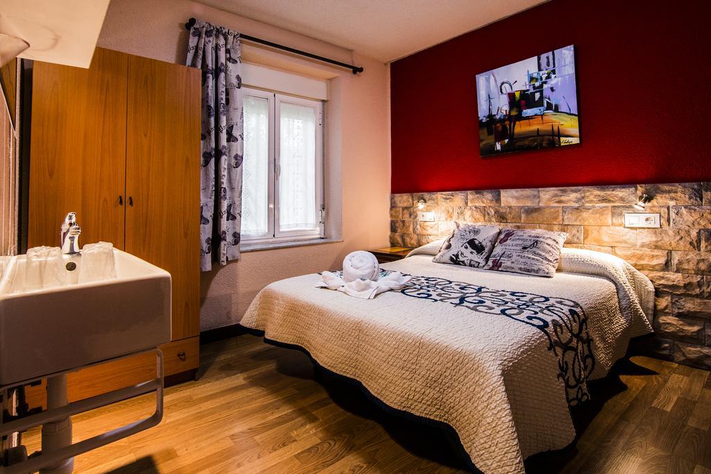 Hostal Escala Luna Salamanca Buitenkant foto