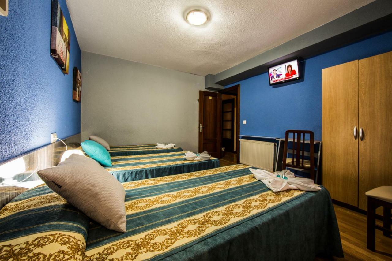Hostal Escala Luna Salamanca Buitenkant foto